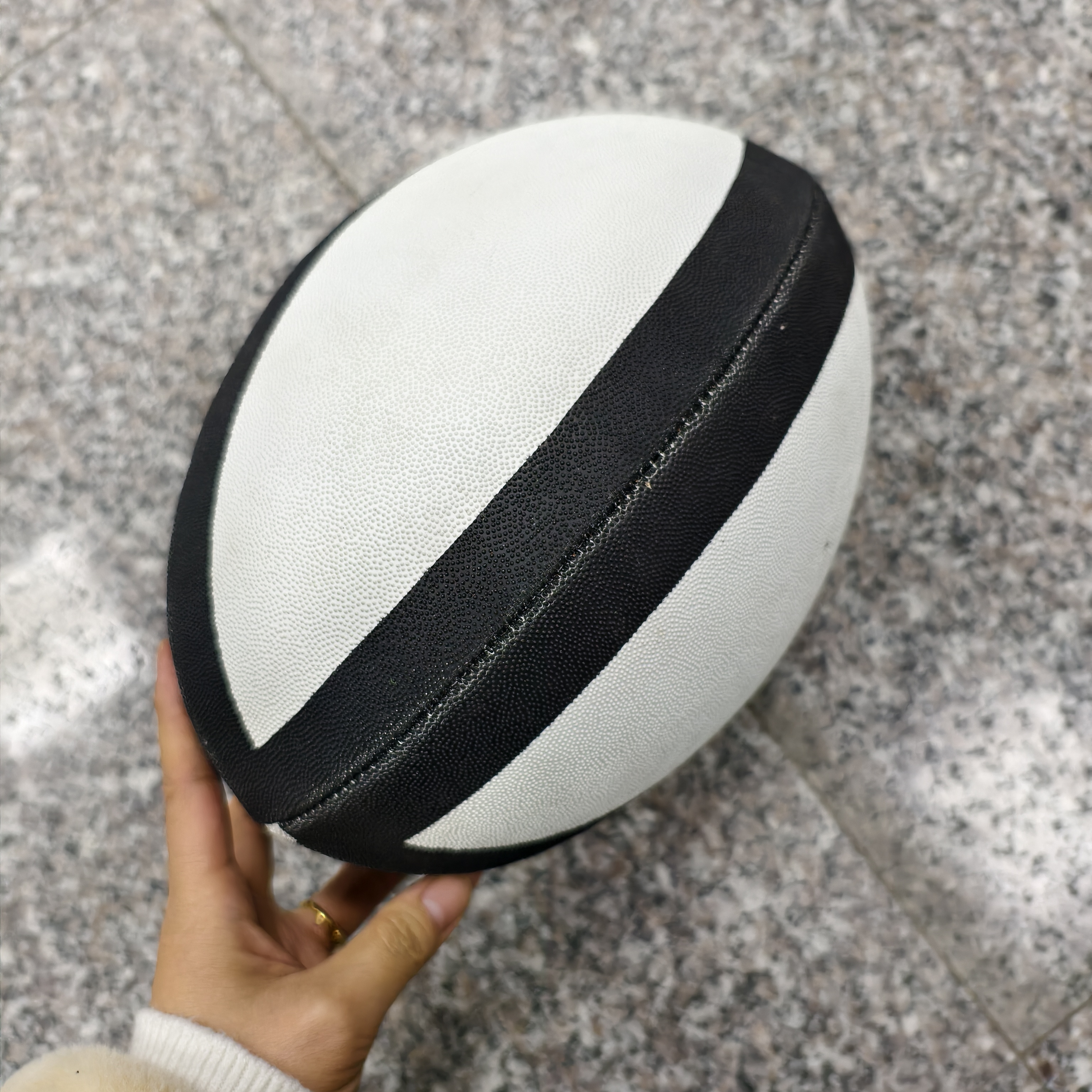 Professional Ball Factory Dire - مراجعة Rugby Training Ball وسعره